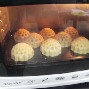 Cách làm bánh trung thu nhân thập cẩm trứng muối