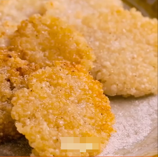 Tự làm bánh xèo tại nhà ngon như đi ăn hàng với công thức "dễ ợt"