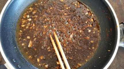 Tự làm cá cơm kho chay tẩm bột chiên giòn từ hoa chuối siêu ngon