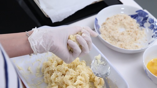 Tự làm cà phê phin ngon bổ rẻ gấp 10 lần ngoài tiệm