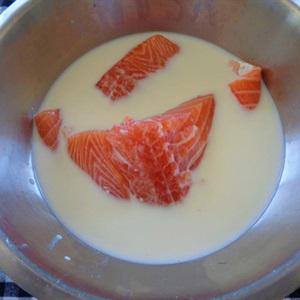 Cách làm chà bông với cá hồi tại nhà