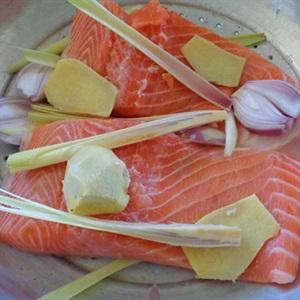 Cách làm chà bông với cá hồi tại nhà