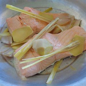 Cách làm chà bông với cá hồi tại nhà