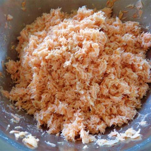 Cách làm chà bông với cá hồi tại nhà