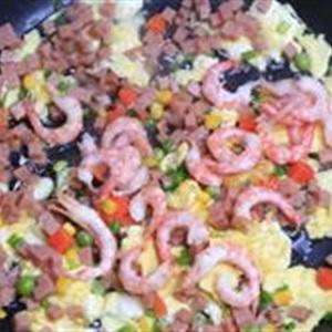 Cách làm cơm chiên Dương Châu