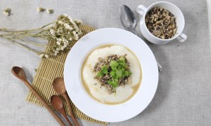 Tự làm hến xúc bánh đa dân giã, đậm đà hương vị miền Trung