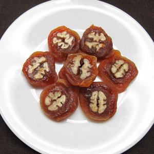 Cách làm hồng khô cuộn hạnh nhân kiểu Hàn Quốc