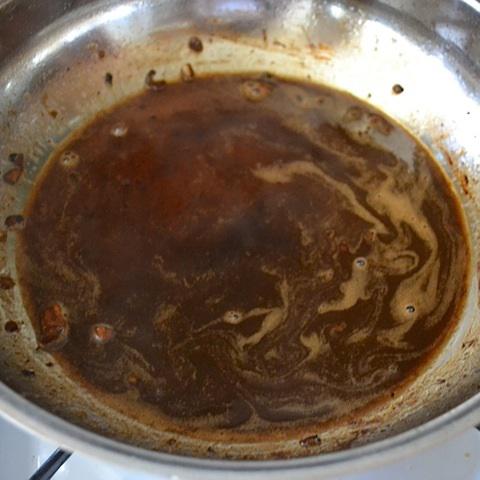 Cách làm hột vịt lộn xào me