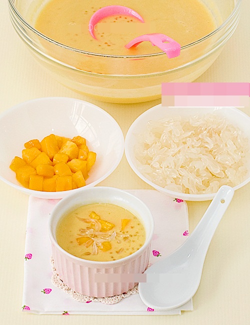 Tự làm kem que vị xoài mát lạnh vàng ươm thích mắt