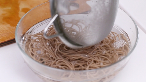 Tự làm kem sữa matcha mát lành ngọt lịm