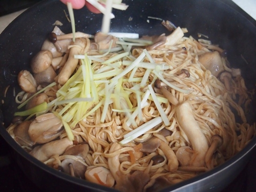 Tự làm mochi trà xanh nhân kem chuẩn vị Nhật Bản tại nhà