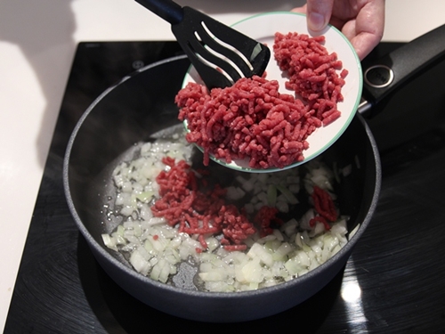 Tự làm mousse cầu vồng rực rỡ, nhìn thôi cũng ứa nước miếng