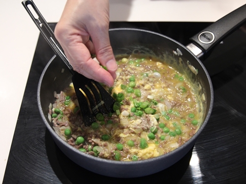 Tự làm mousse cầu vồng rực rỡ, nhìn thôi cũng ứa nước miếng