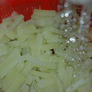 Tự làm mứt bí đao thơm ngon