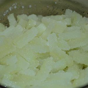 Tự làm mứt bí đao thơm ngon