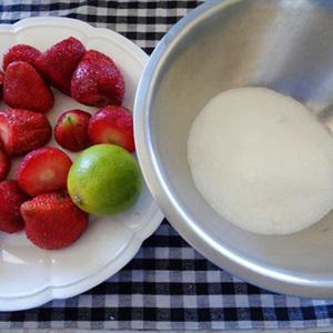 Cách làm mứt dâu tây tươi