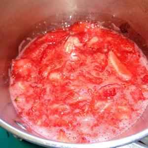 Cách làm mứt dâu tây tươi