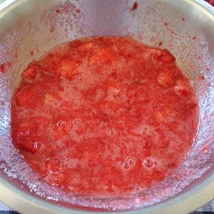 Cách làm mứt dâu tây tươi