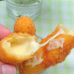 Cách làm phô mai que giòn