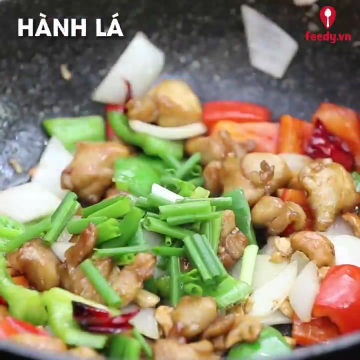 Tự làm pizza gà cay ngon đúng điệu Hàn Quốc