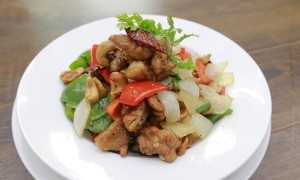 Tự làm pizza gà cay ngon đúng điệu Hàn Quốc