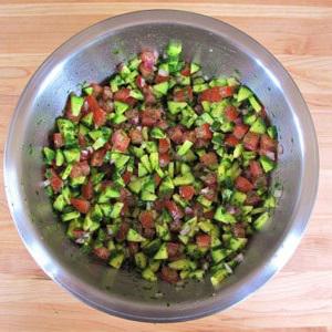 Cách làm salad cà chua dưa leo