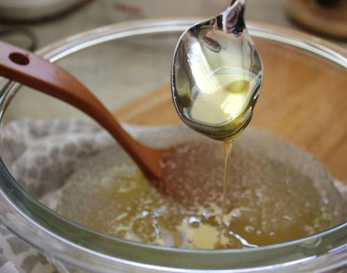 Tự làm socola viên quả phỉ ngon ngất ngây