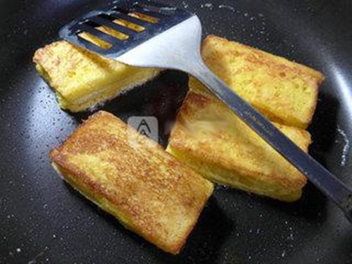 Tự làm Tiramisu trà xanh "dễ ợt", thơm ngon chẳng kém gì ngoài hàng