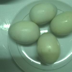 Cách làm trứng vịt lộn xào me