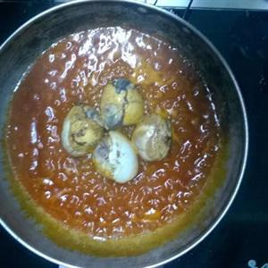 Cách làm trứng vịt lộn xào me