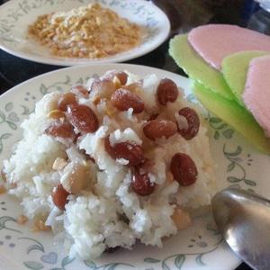 Cách làm xôi đậu phộng bằng nồi cơm điện