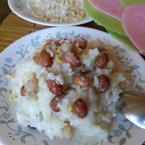 Cách làm xôi đậu phộng bằng nồi cơm điện
