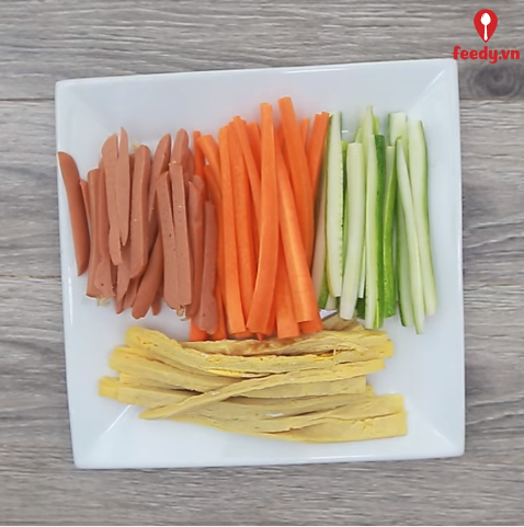 Tự pha chế một ly mocktail nho đá bào lung linh