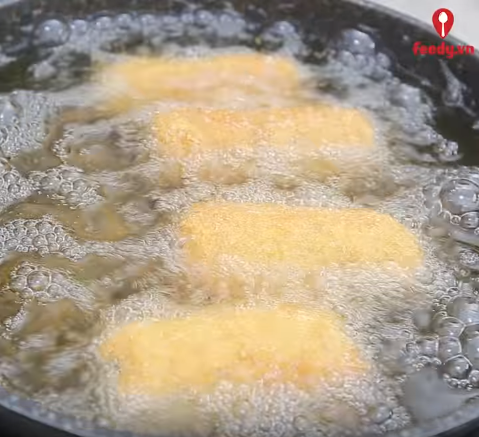 Tự pha chế một ly mocktail nho đá bào lung linh