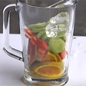 Tự pha cocktail trái cây thơm ngon