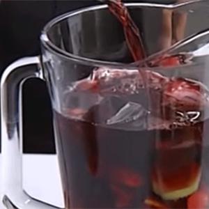 Tự pha cocktail trái cây thơm ngon