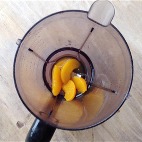 Tự pha trà sữa đào tại nhà