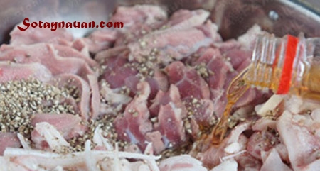 Tự tay làm giò thủ (giò xào) đón tết nào