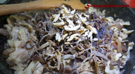 Tự tay làm giò thủ (giò xào) đón tết nào