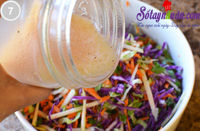 Tươi mát salad táo bắp cải tím