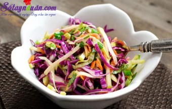 Tươi mát salad táo bắp cải tím