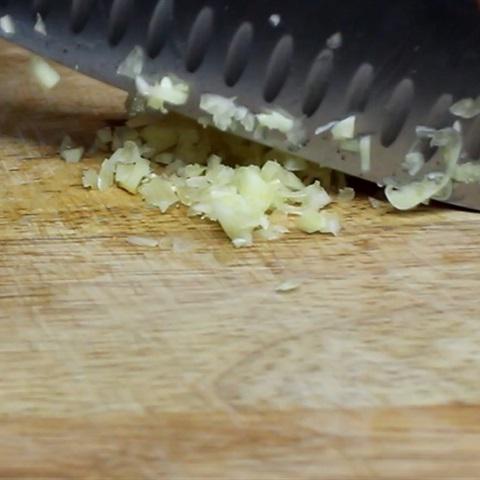 Cách làm tương ớt tỏi thơm ngon