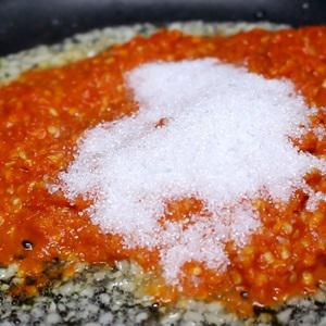 Cách làm tương ớt tỏi thơm ngon