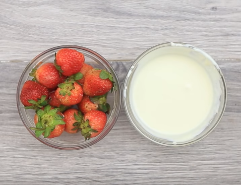 Tuyệt chiêu làm kem chuối sữa chua ngon tuyệt mà chẳng cần đến máy làm kem