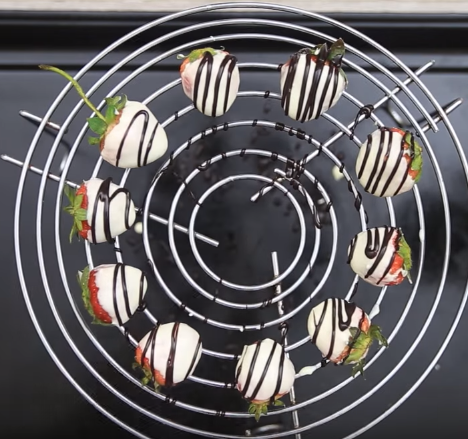 Tuyệt chiêu làm kem chuối sữa chua ngon tuyệt mà chẳng cần đến máy làm kem