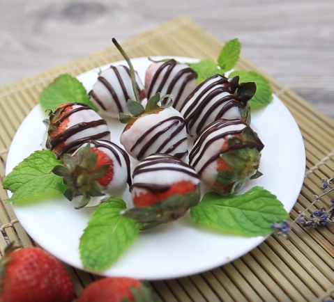 Tuyệt chiêu làm kem chuối sữa chua ngon tuyệt mà chẳng cần đến máy làm kem