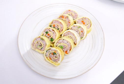 Tuyệt chiêu làm xúc xích lốc xoáy chiên xù "ngon không chỗ nào chê"