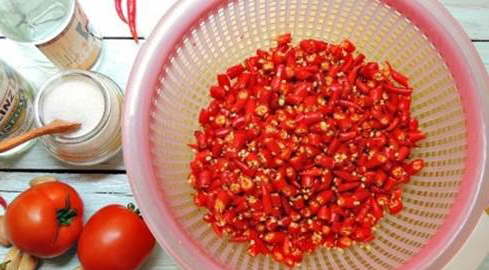 Tuyệt chiêu luộc trứng nhanh chín, thơm ngon mà chẳng cần tí nước nào