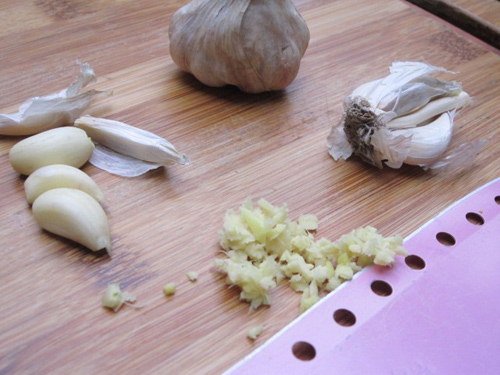 Tuyệt chiêu luộc trứng nhanh chín, thơm ngon mà chẳng cần tí nước nào