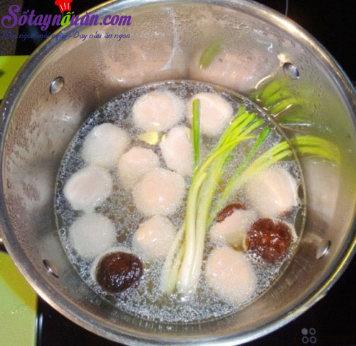 Tuyệt chiêu nấu canh mọc nấm hương thơm ngon cho Tết ấm áp